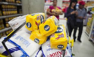 precios de cesta básica en marzo subieron menos en bolívares, pero se aceleraron en dólares