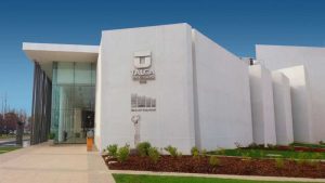 Chile cierra universidad por sospecha de gripe aviar