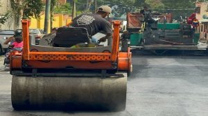 Colocan 100 toneladas de asfalto en avenida Trujillo de Caracas