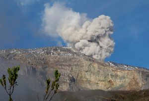 Colombia mantiene alerta naranja por inestabilidad del Nevado del Ruiz