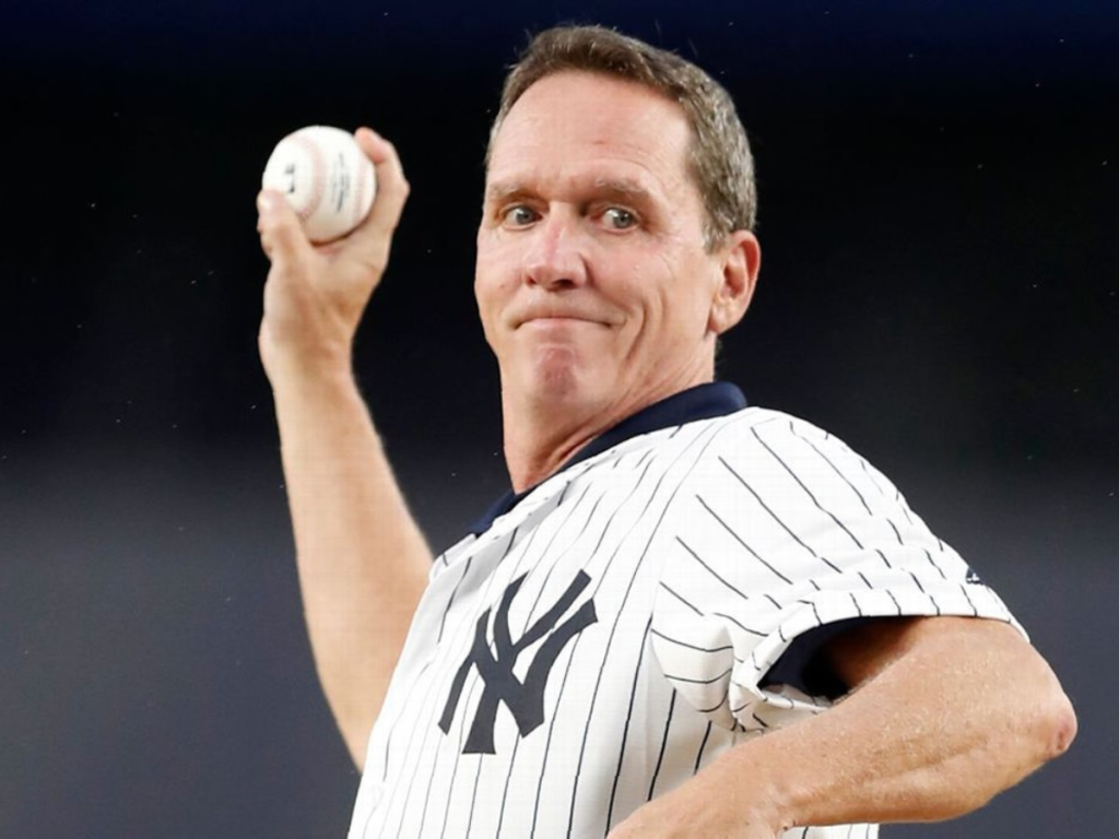 Cone demuestra truco de pitchers