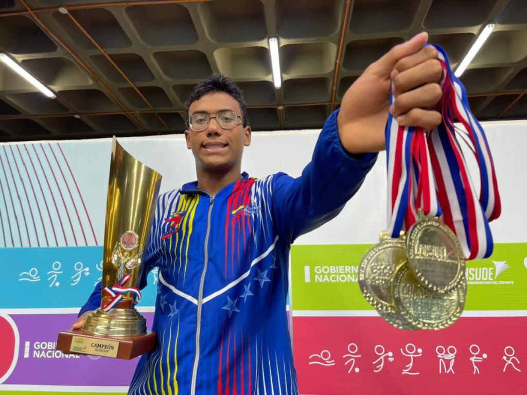 Dennis Pérez rompió récord en los Juegos del ALBA