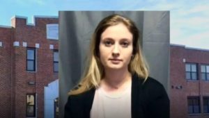 Agarraron a maestra en EEUU abusando sexualmente de su alumno de 15 años