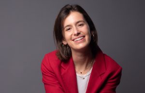 Emanuela Boisbouvier y La Versatilidad de los Actores Políglotas en Hollywood