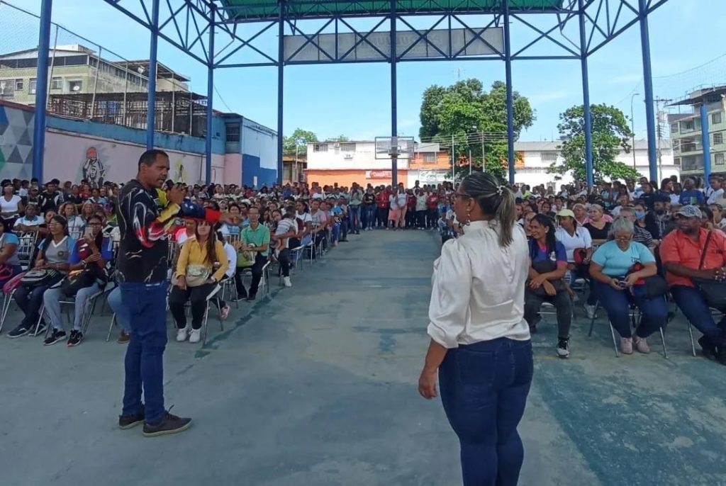 En Ocumare del Tuy realizan asamblea de docentes