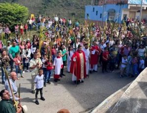 Entre ramos y procesiones iglesia trujillana inició la Semana Santa