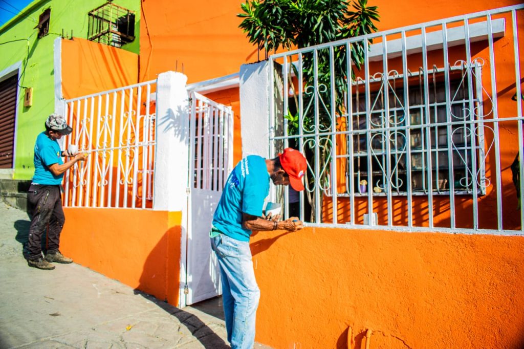 Entregan obras de impermeabilización en edificios de Charallave