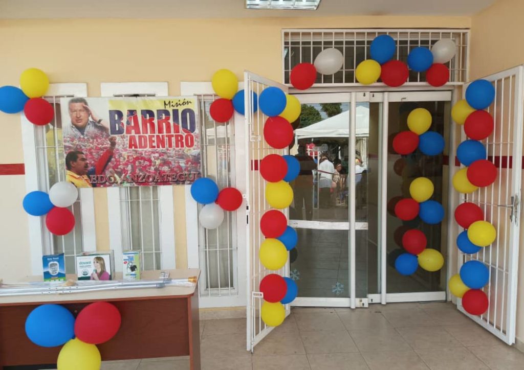 Entregan rehabilitados SRI y consultorio popular en Puerto La Cruz