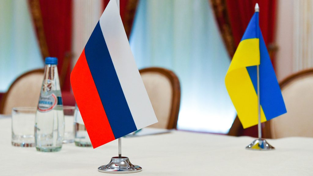 Francia llama a buscar los caminos del diálogo entre Rusia y Ucrania