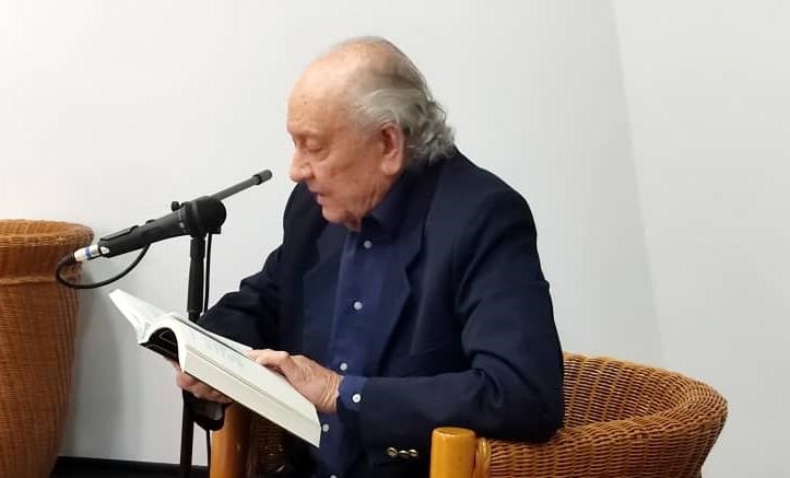 Gustavo Pereira recibió el Premio José Lezama Lima