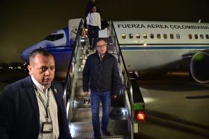 Petro llega a EEUU donde tendrá su primer encuentro con Biden
