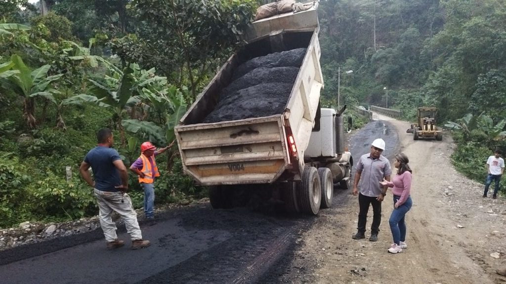 Inician asfaltado de la vía hacia el municipio Calderas en Barinas