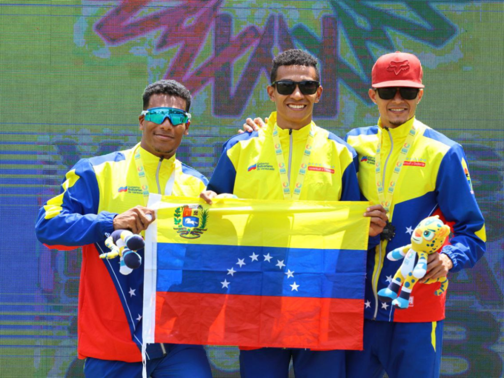 Kelvis Padrino dominó en los 400 metros