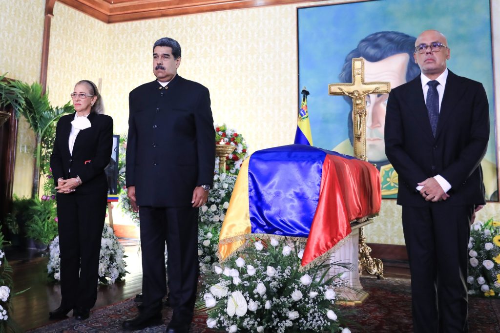 Maduro: Tibisay fue clave en la construcción del nuevo Poder Electoral