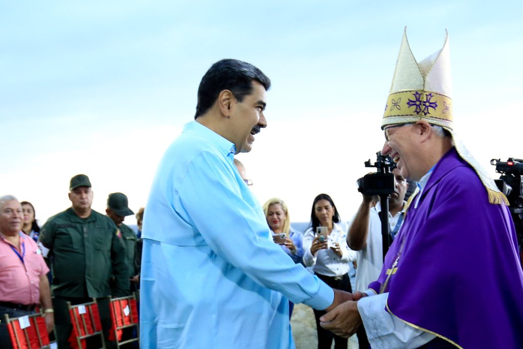 Maduro pidió en misa de martes Santo fortaleza para afrontar dificultades