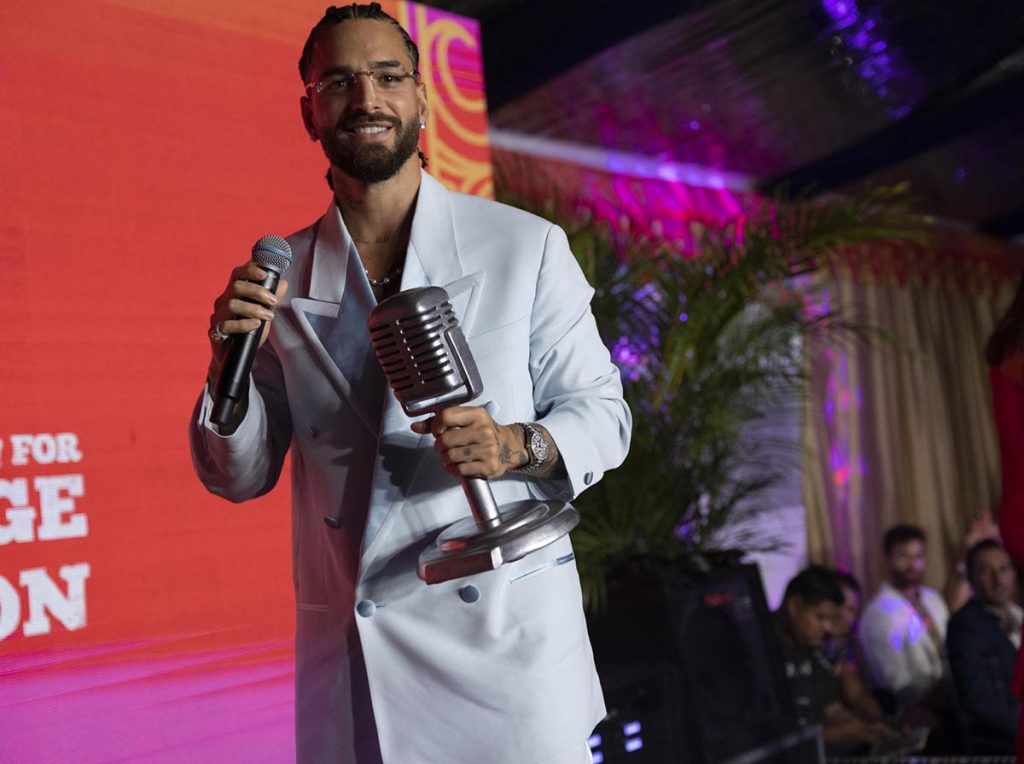 Maluma fue premiado por la labor que hace con su fundación