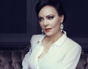 Maribel Guardia vuelve al trabajo a pocos días de la muerte de su hijo