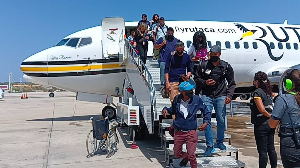 Más de 100 turistas trinitarios llegaron a la isla de Margarita