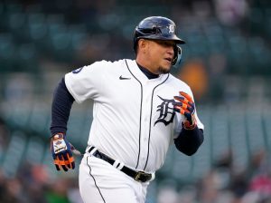 Miggy compartió un momento especial con leyendas de Detroit