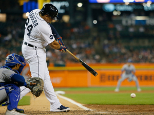 Miggy conecta su hit 3.090 y supera a Suzuki