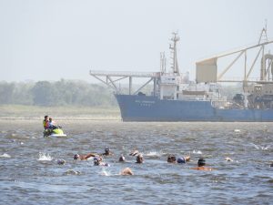 Nadadores retan al Caroní y al Orinoco