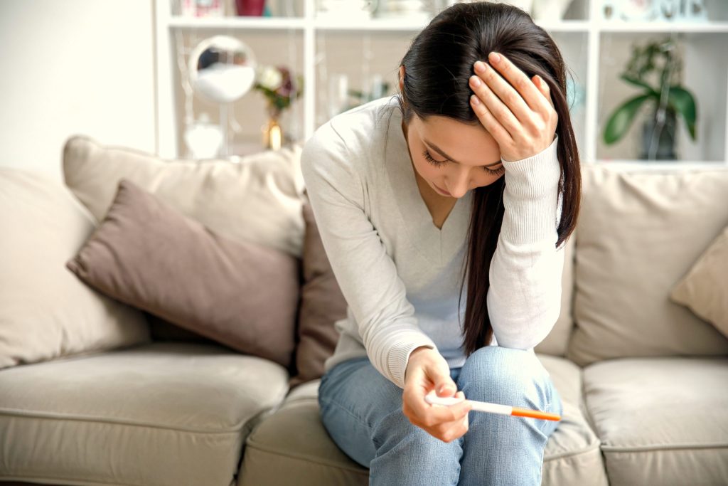 Patologías y estilos de vida causan infertilidad