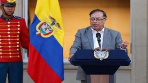 Petro recuerda a sus funcionarios que su país reconoce a China y no a Taiwán