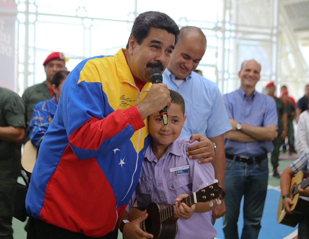 Presidente Maduro pidió al mundo frenar crímenes contra la infancia