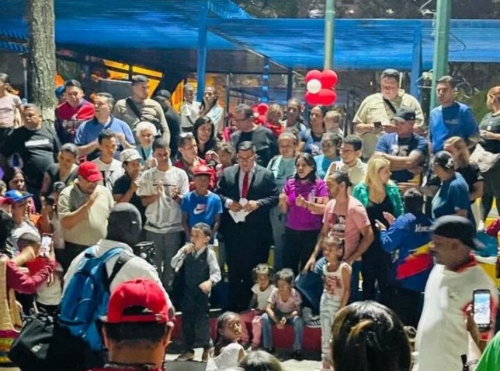 Reinaugurada la plaza Cecilia Pimentel de El Valle en Caracas