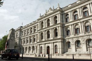 Reino Unido anuncia más restricciones contra Rusia