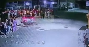 Conductor atropelló a feligreses durante procesión del Nazareno en Valencia (Imágenes sensibles)