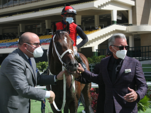 Van 101 ediciones del Presidencial