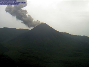 Volcán Sangay expulsa nube de cenizas de 8 km en Ecuador