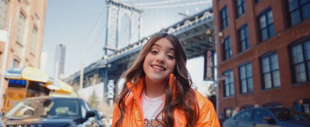 "Anabella Queen" estrena 11:11..!!