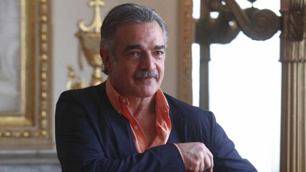 Le amputan un brazo de emergencia al actor David Ostrosky