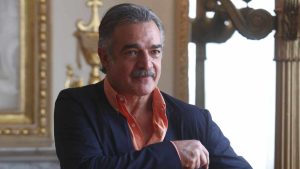 Le amputan un brazo de emergencia al actor David Ostrosky