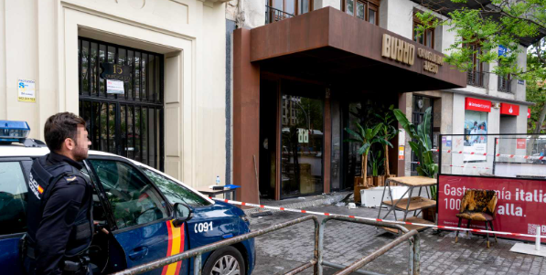 Dos muertos y 12 heridos en incendio de un restaurante en Madrid