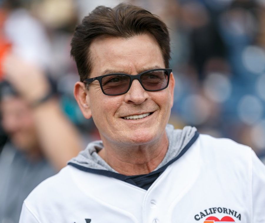 Charlie Sheen se reencuentra con Chuck Lorre en la nueva serie de HBO Max