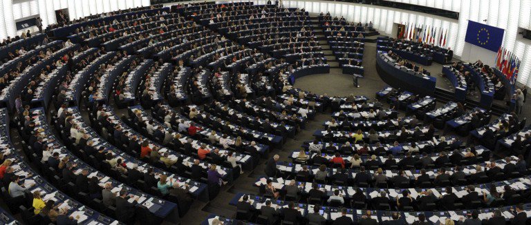 Parlamento Europeo aprobó el primer conjunto de normas para regular el mercado de criptomonedas