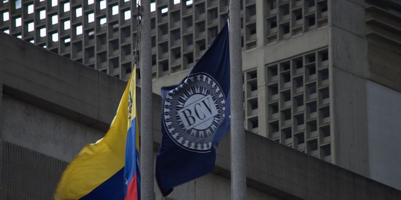 Dólar oficial cerró en 25,64 bolívares este 16 de mayo de 2023