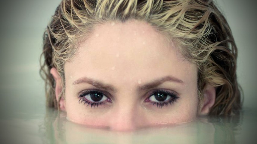 Trata de no sorprenderte al ver la increíble transformación física de Shakira en sus 46 años (Video)