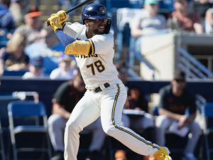 Andruw Monasterio al equipo grande de Milwaukee