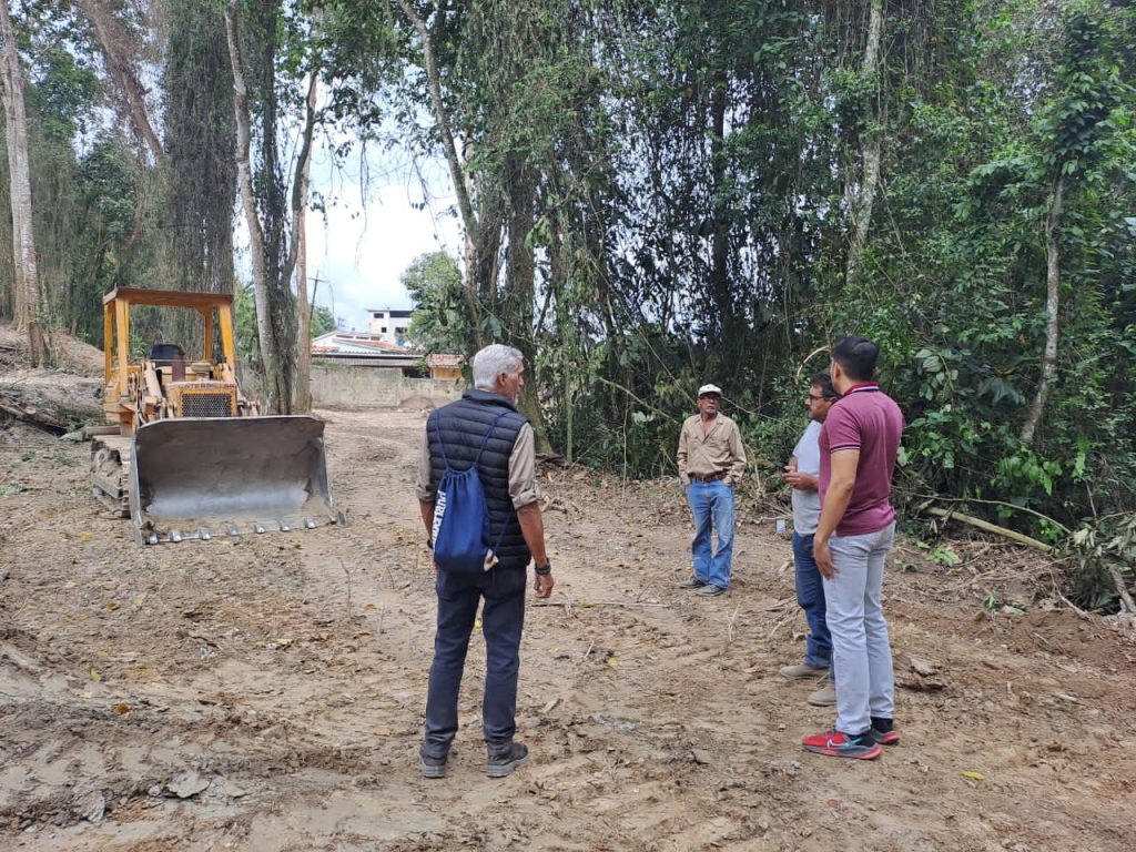 Avanzan con dragado y limpieza de quebradas en Carrizal