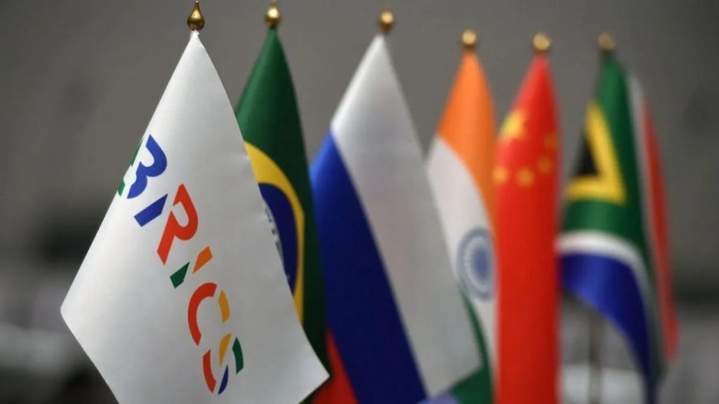 Los BRICS podrían debatir el uso de una moneda común en su próxima cumbre