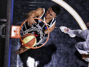 Broncos estampa su nombre en la postemporada