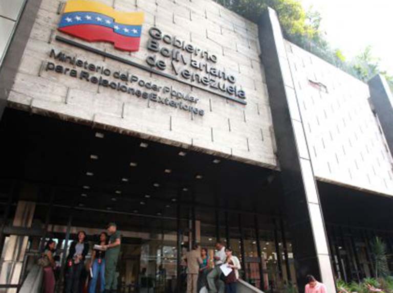 Cancillería activará oficina de citas para apostilla en Brasilia