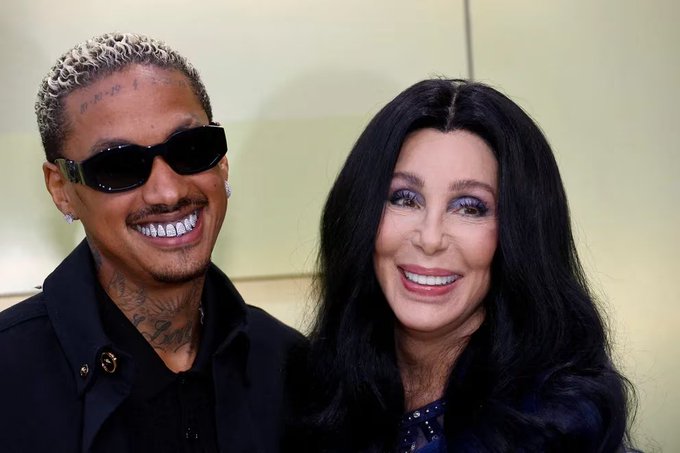 Cher terminó la relación con su pareja 40 años menor que ella