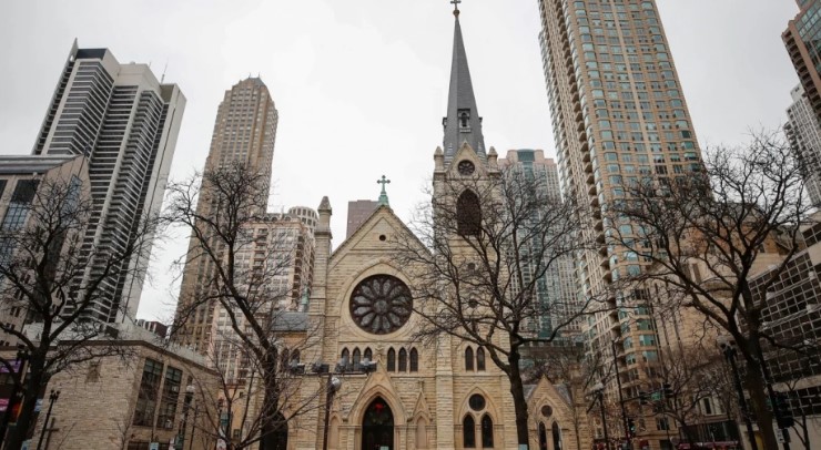 Clérigos abusaron sexualmente de 1997 menores en Illinois, EEUU