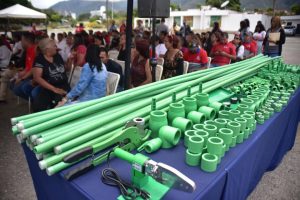 Comunidades de La Dolorita reciben insumos para proyectos de agua