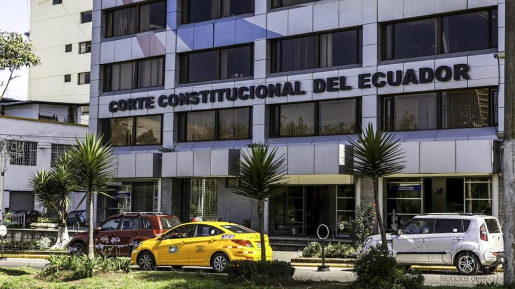 Corte Constitucional de Ecuador no admitió inconstitucionalidad de "muerte cruzada"